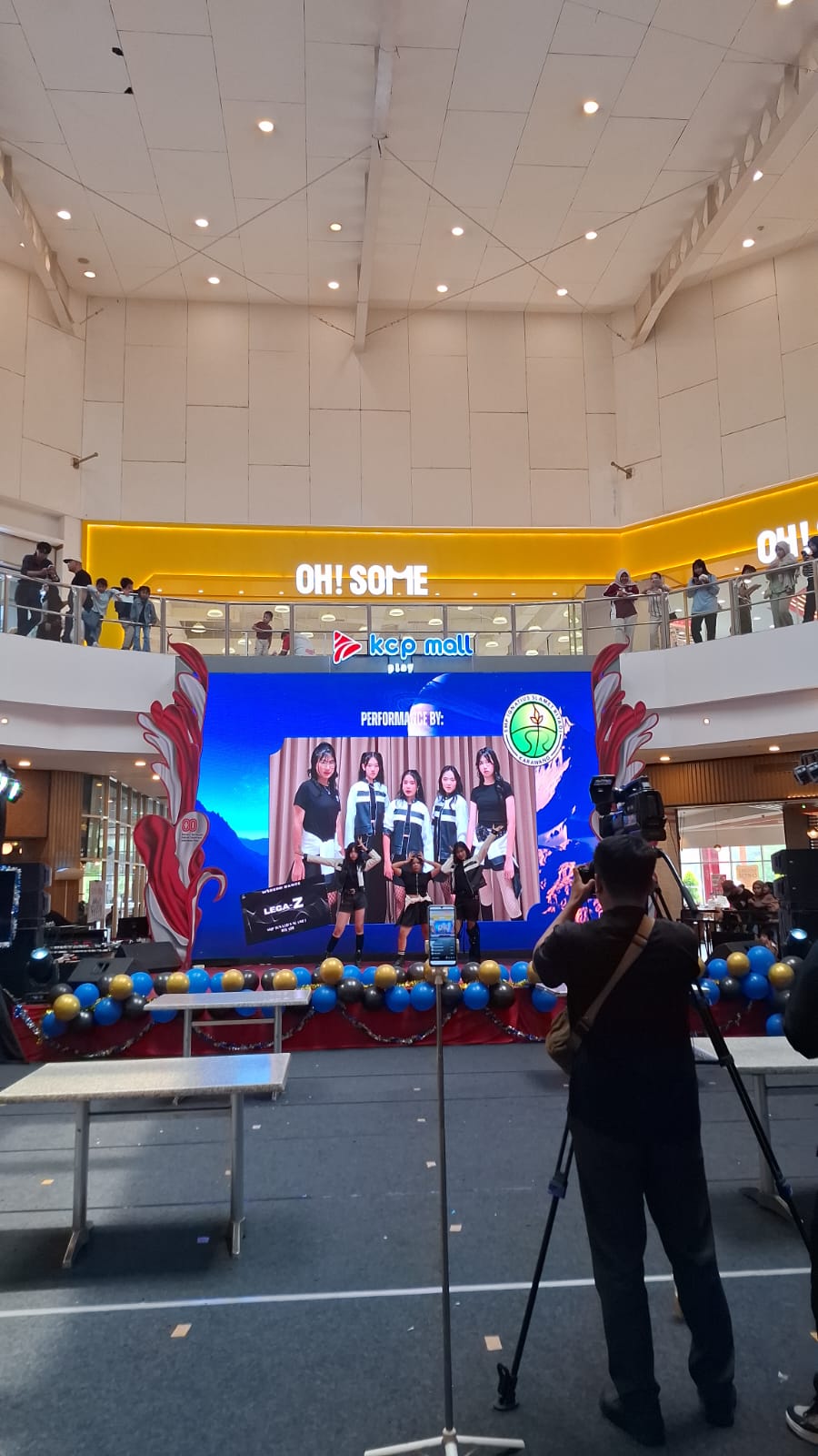 Penampilan Modern Dance SMP Ignatius Slamet Riyadi Resinda di Karawang Central Plaza